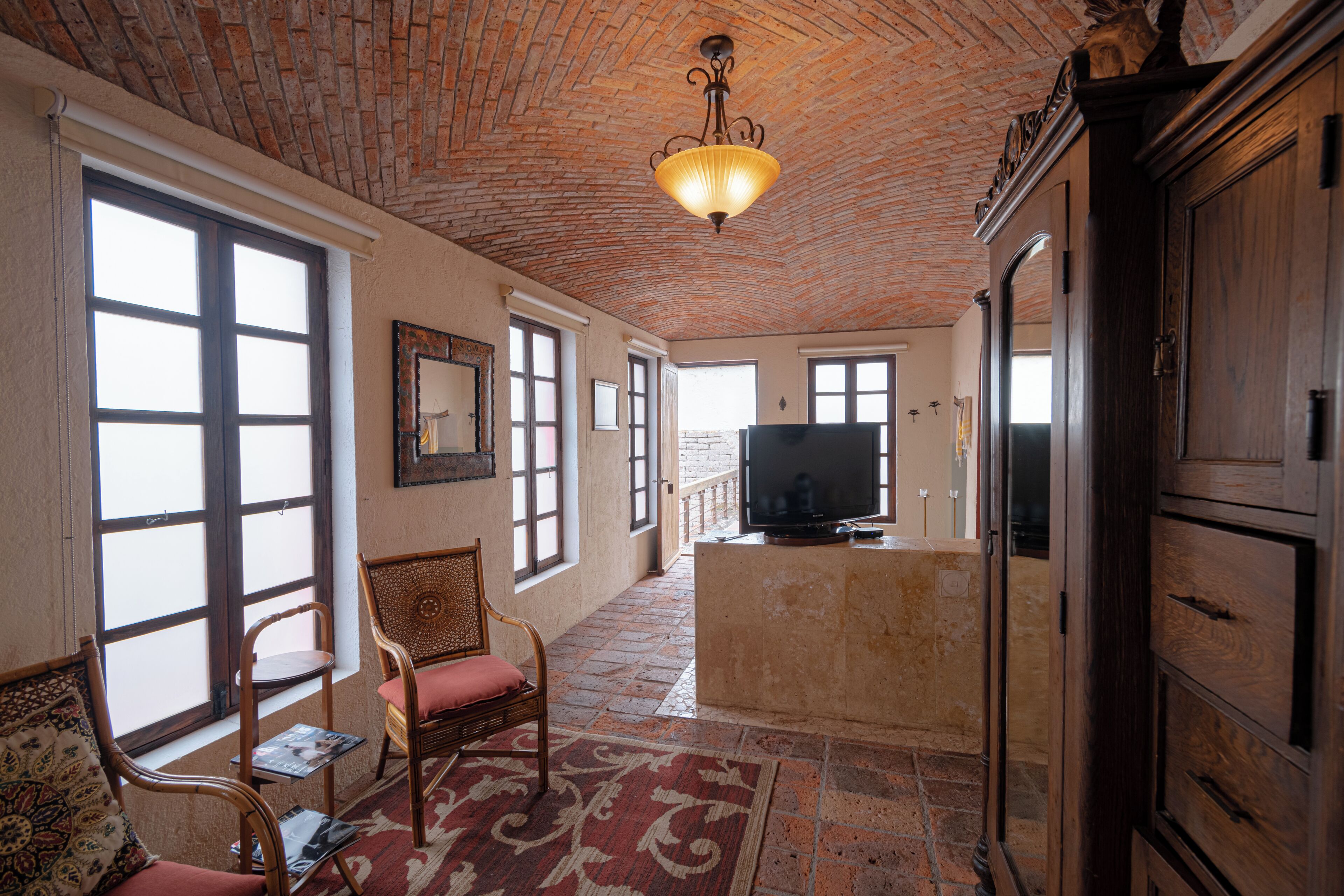 master suite | 1 bedroom, premium bedding, down duvets, in-room safe