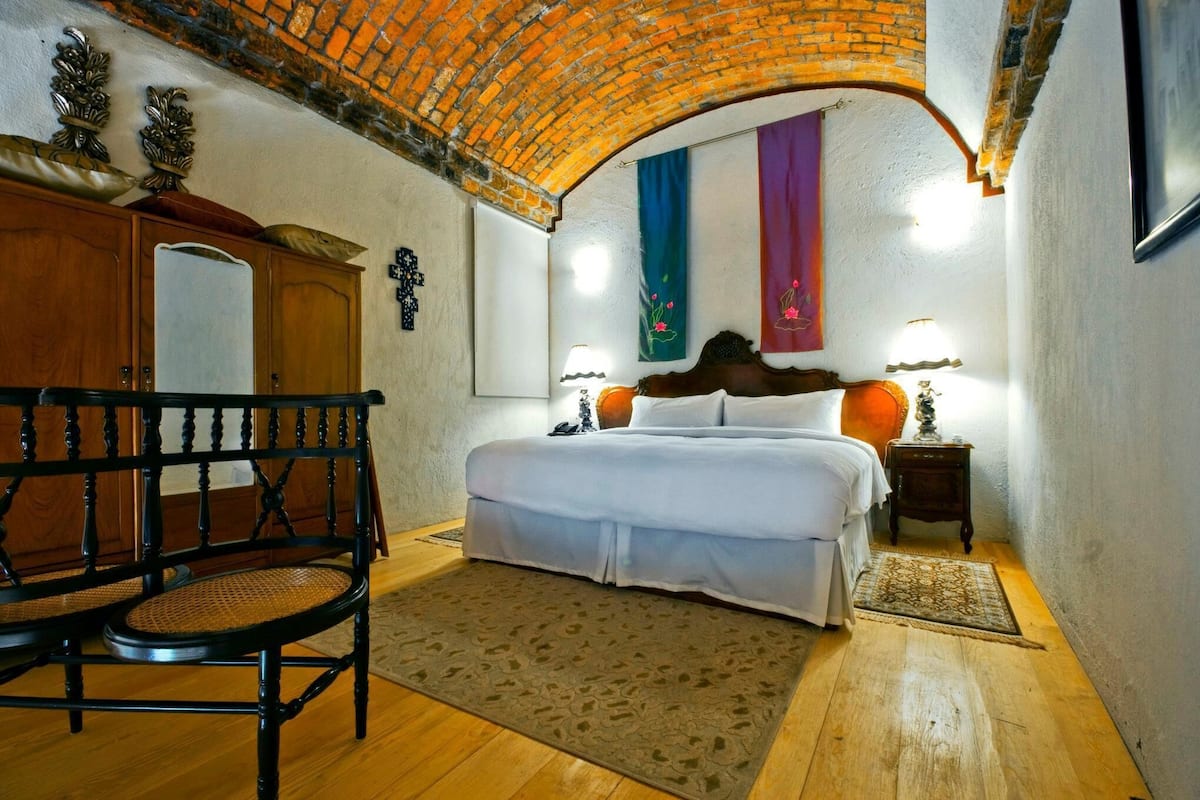 1 chambre, literie de qualité supérieure, couette en duvet d'oie