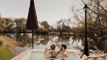 บริเวณภายนอก