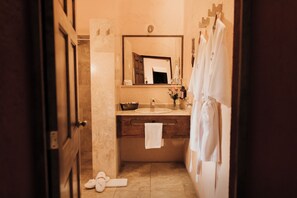 Suite, idromassaggio (Master) | 1 camera, biancheria da letto di alta qualità, copriletto in piuma