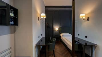 Queen Size Bedroom CLUB | Minibar, caja de seguridad en la habitación, escritorio y wifi gratis