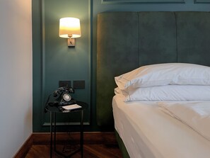 Club Double or Twin Room | Minibar, in-room safe, desk, free WiFi - Hotel Impero (Cremona)
