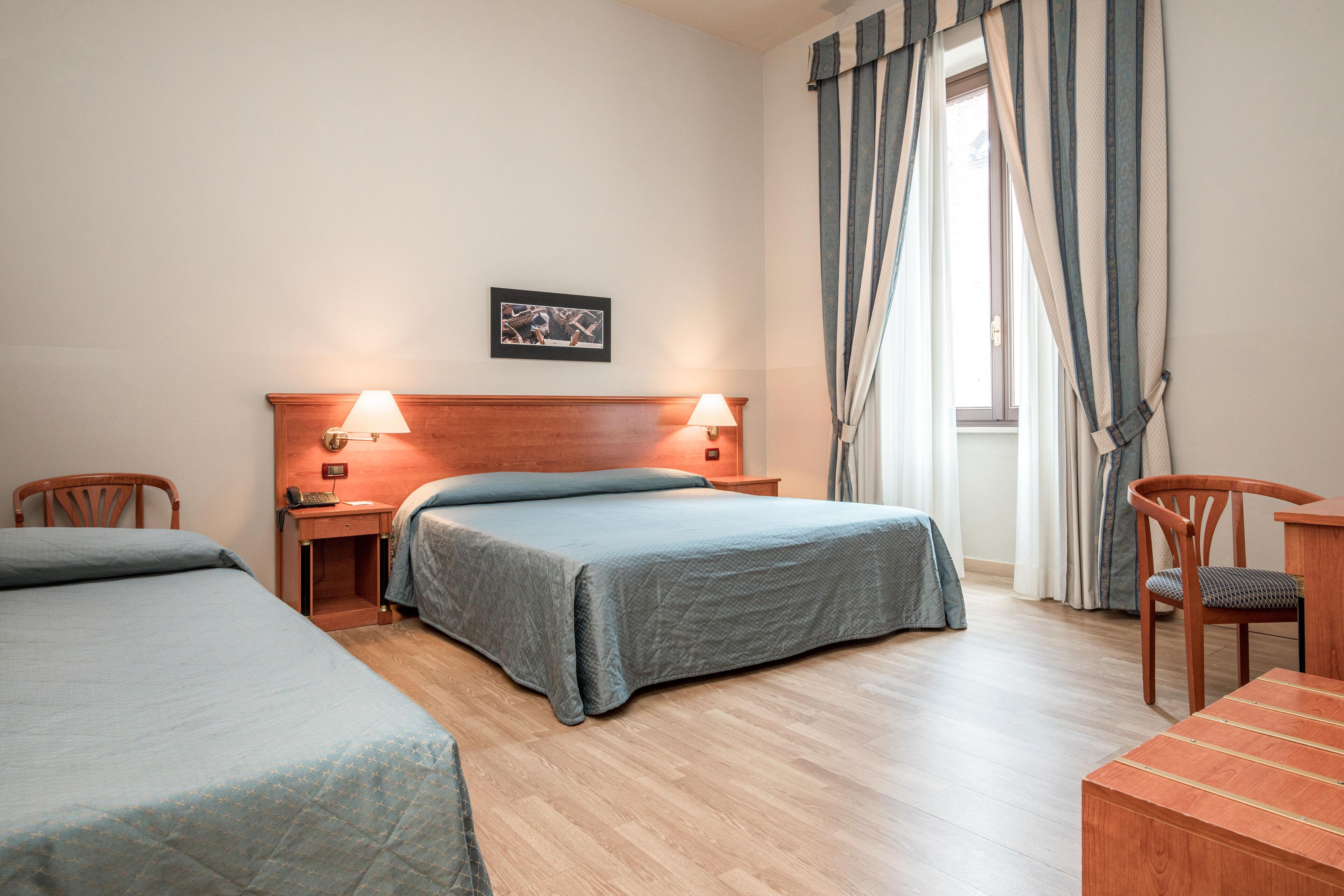 triple room | 1 bedroom, minibar, in-room safe, desk