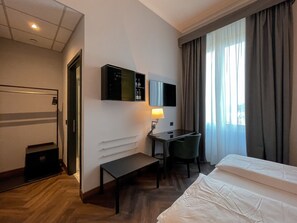 Minibar, in-room safe, desk, free WiFi