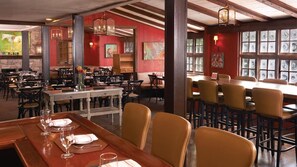 供应早餐、午餐、晚餐和早午餐