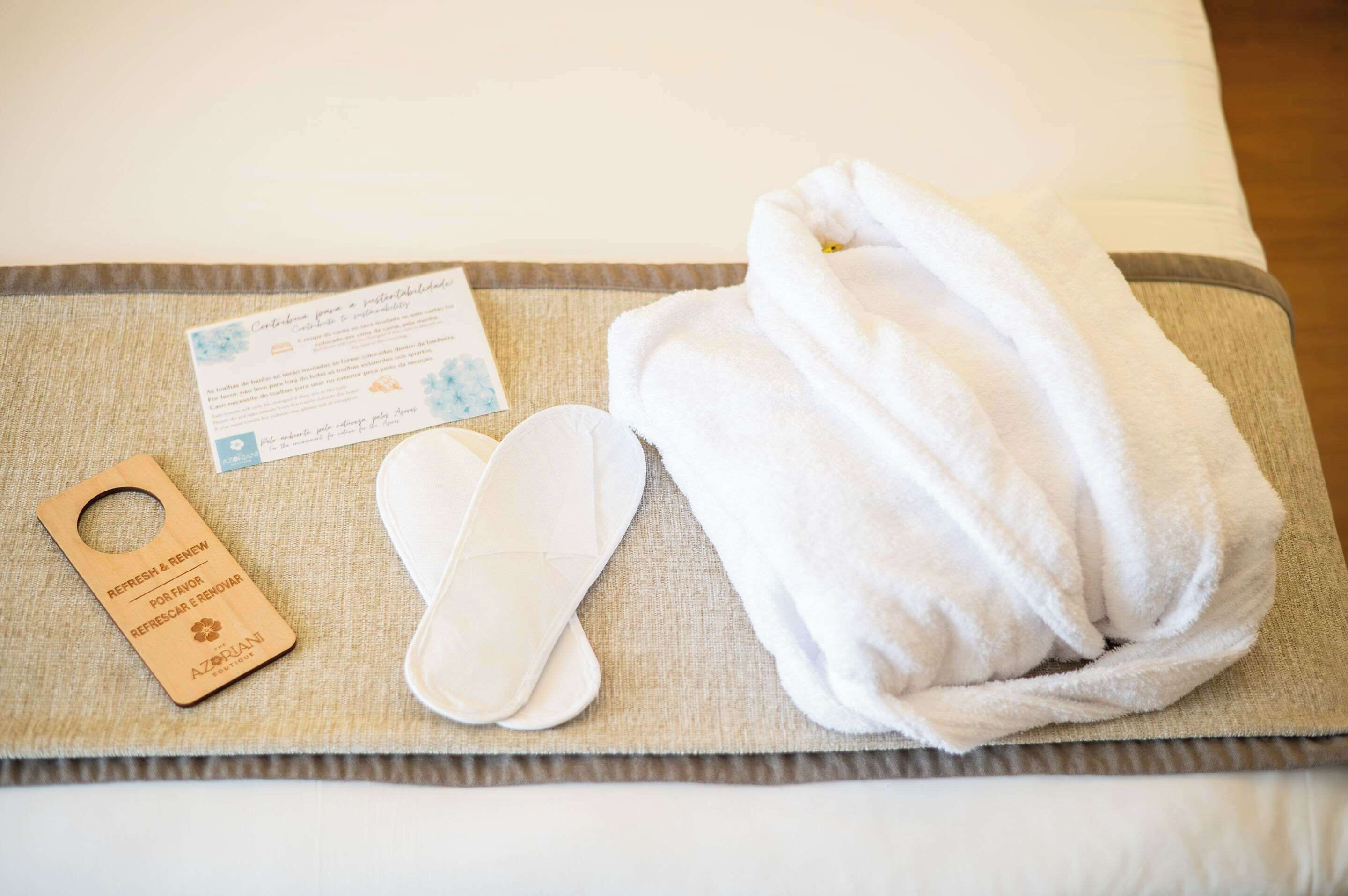 standard double room | minibar, desk, free wifi, bed sheets