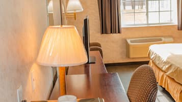 Deluxe Room, 1 King Bed | Desk, iron/ironing board, free WiFi, bed sheets