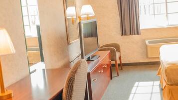 Deluxe Room, 1 King Bed | Desk, iron/ironing board, free WiFi, bed sheets