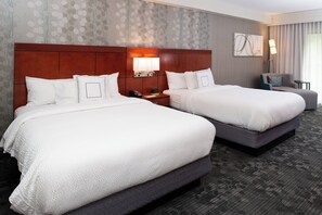 In-room safe, blackout curtains, iron/ironing board, free WiFi - Courtyard by Marriott High Point (High Point)