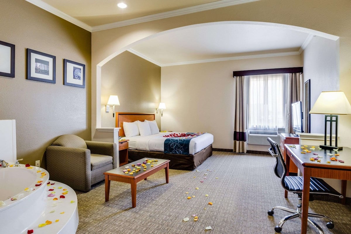 in-room safe, desk, laptop workspace, iron/ironing board