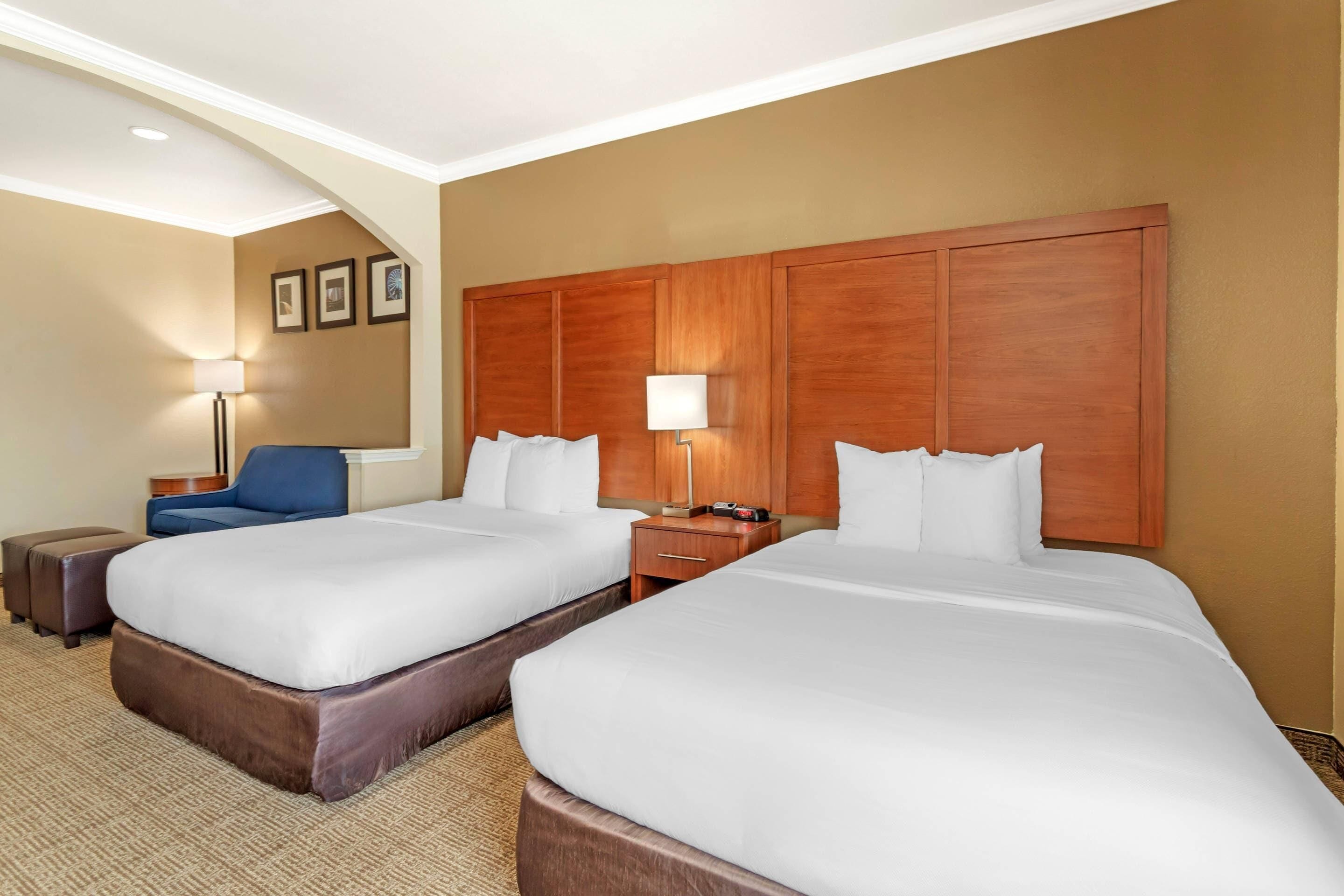 Business Suite, Multiple Beds, Accessible, Non Smoking | In-room safe, desk, laptop workspace, iron/ironing board