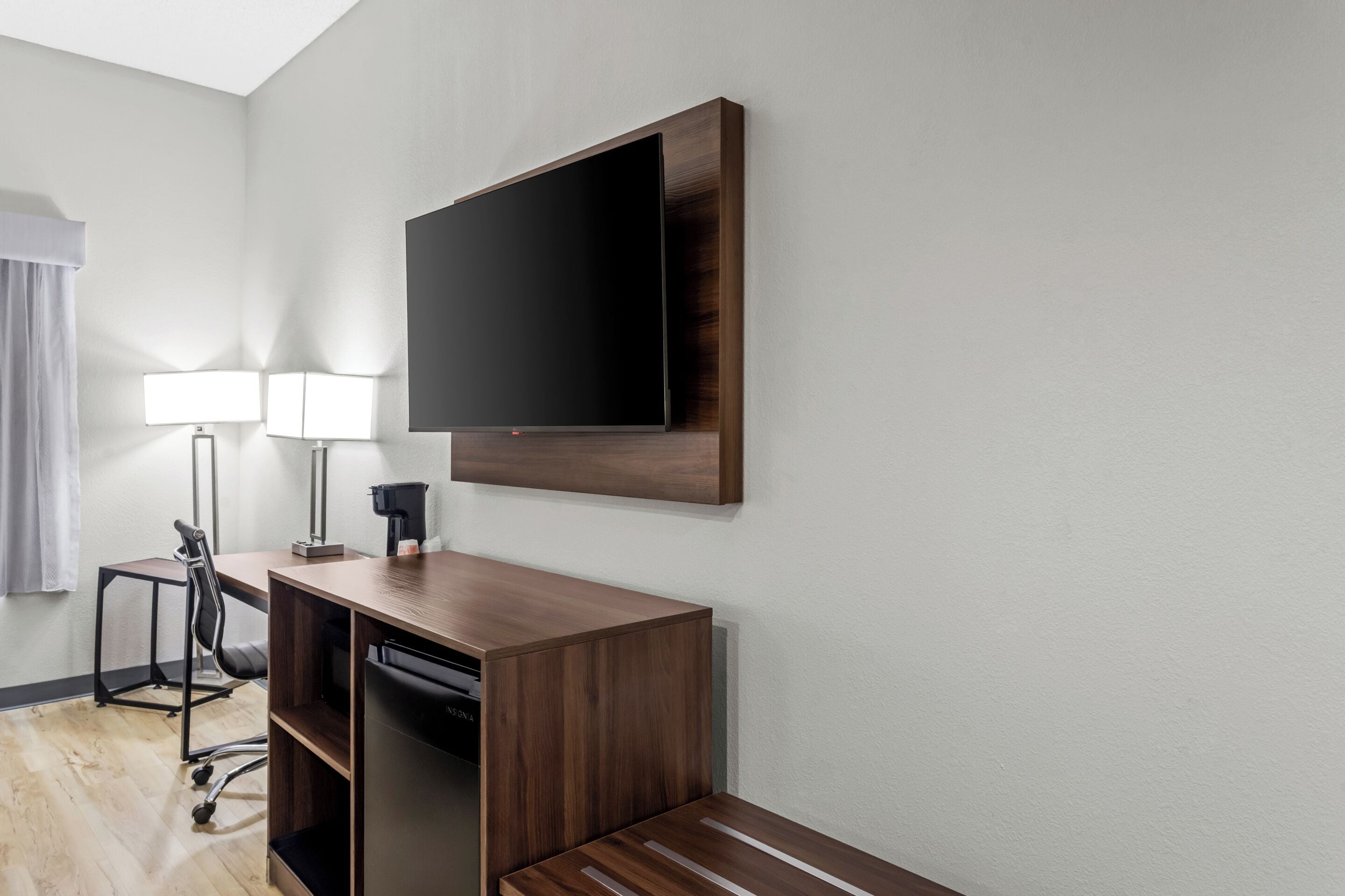 In-room safe, desk, free WiFi, bed sheets