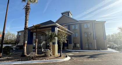 Clarion Pointe Jesup