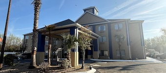 Clarion Pointe Jesup