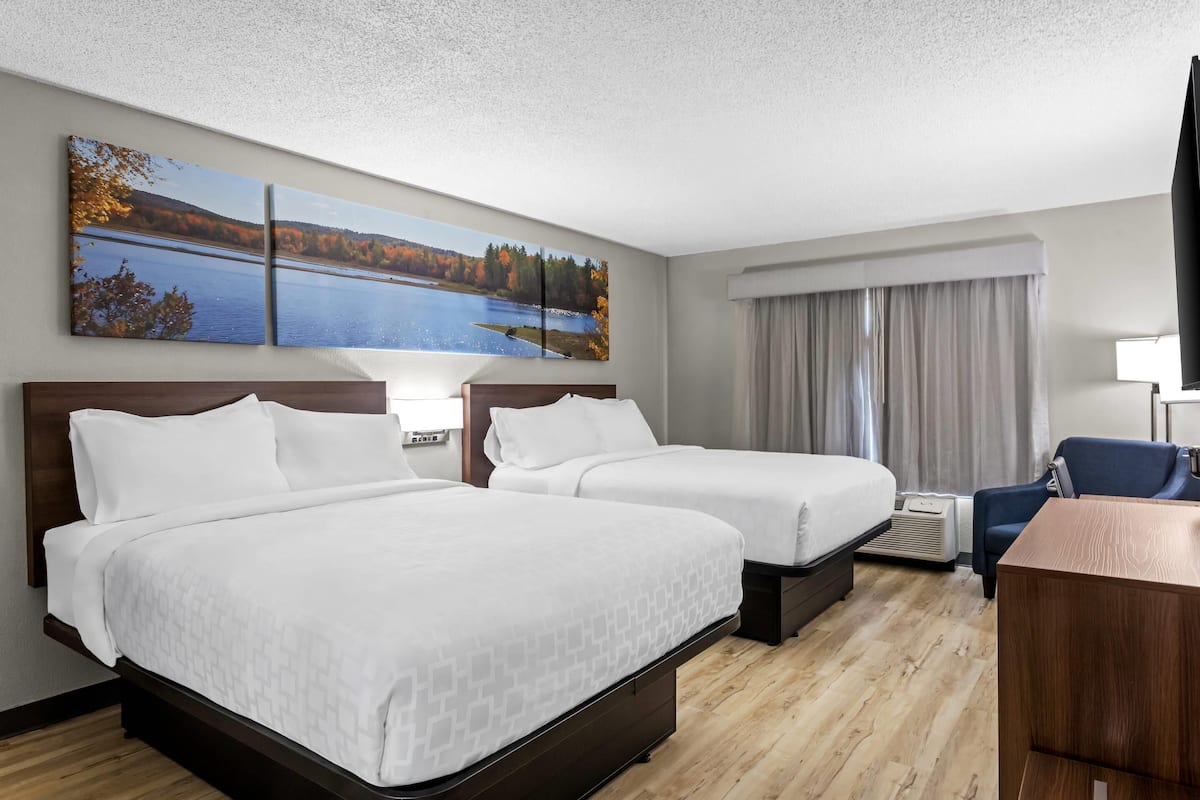 Standard Room, 2 Double Beds, Non Smoking | In-room safe, desk, free WiFi, bed sheets