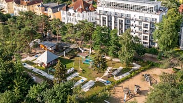 Área de juegos infantiles al aire libre