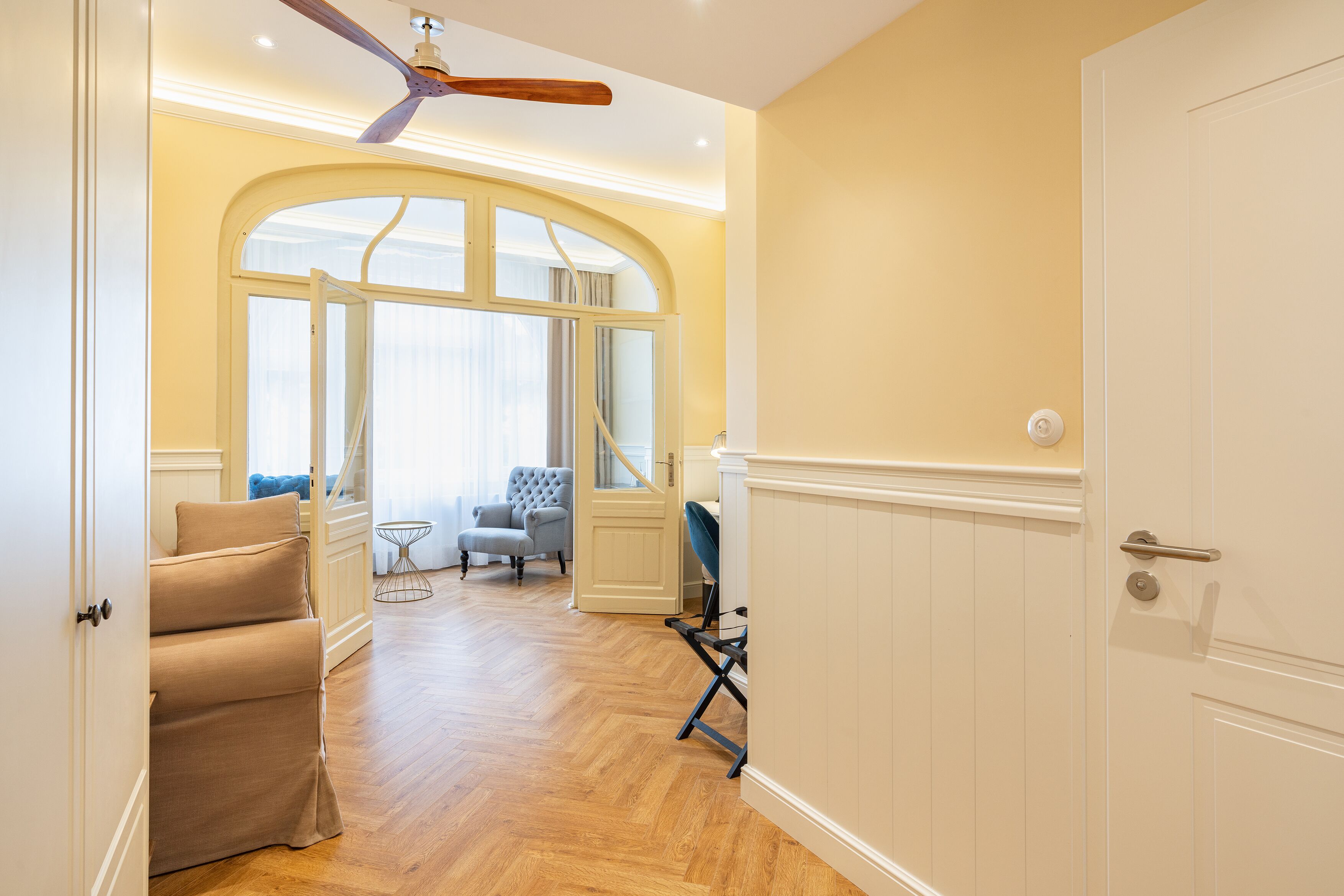 two bedroom apartment - 48 m² | living area | 49-inch lcd tv with satellite channels, tv