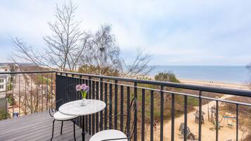 Deluxe Room with Seaview & Balcony | Beach/ocean view