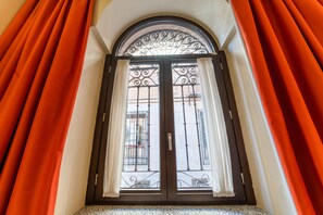 Double Room, 2 Twin Beds, Accessible | Premium bedding, in-room safe, desk, laptop workspace - Hotel San Juan de los Reyes (Toledo)