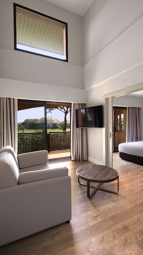 DoubleTree by Hilton Islantilla Beach Golf Resort