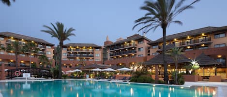 Indoor pool, 2 outdoor pools, sun loungers