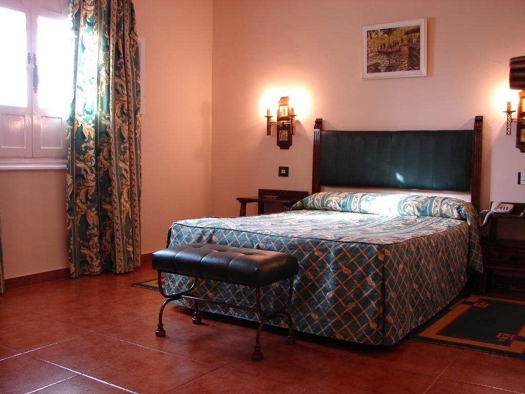 Desk, free cots/infant beds, rollaway beds, free WiFi
