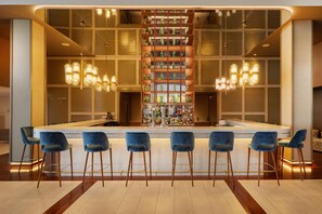5 間酒吧/酒廊、池畔酒吧