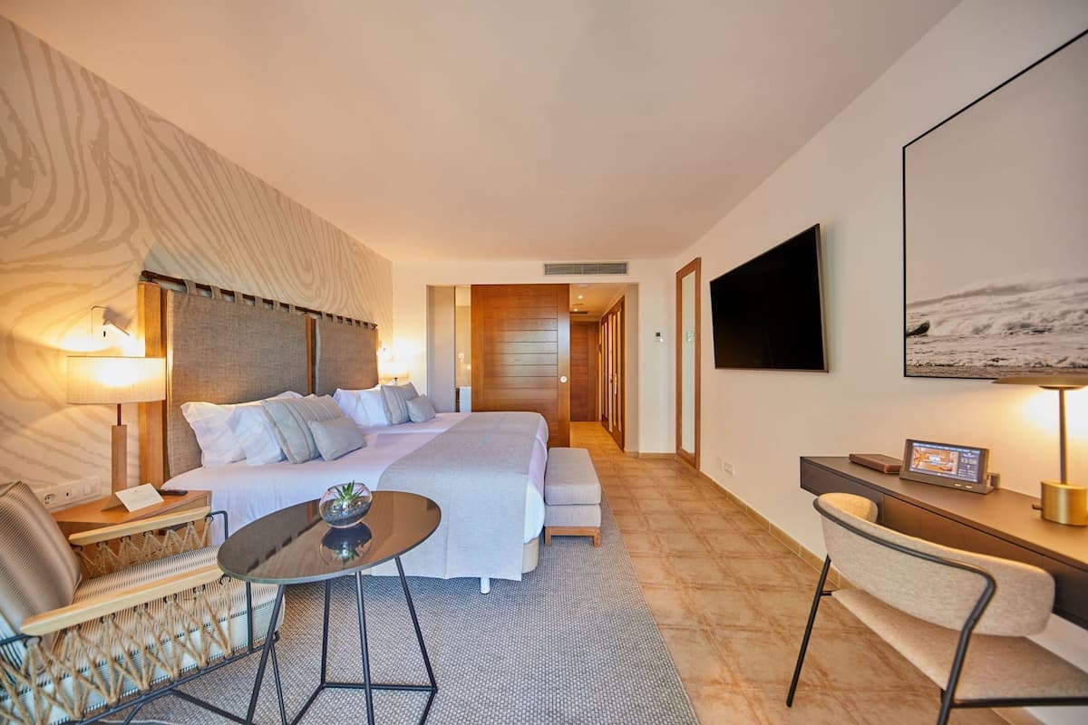 In-room safe, desk, laptop workspace, blackout drapes