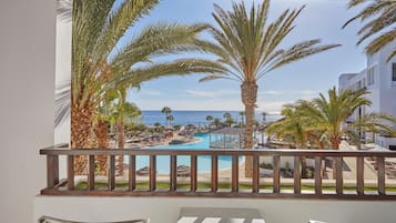 ๊ฐ์ค ๋ด ๊ธ๊ณ , ์ฑ
์, ๋
ธํธ๋ถ ์์
๊ณต๊ฐ, ์๋ง ์ปคํผ