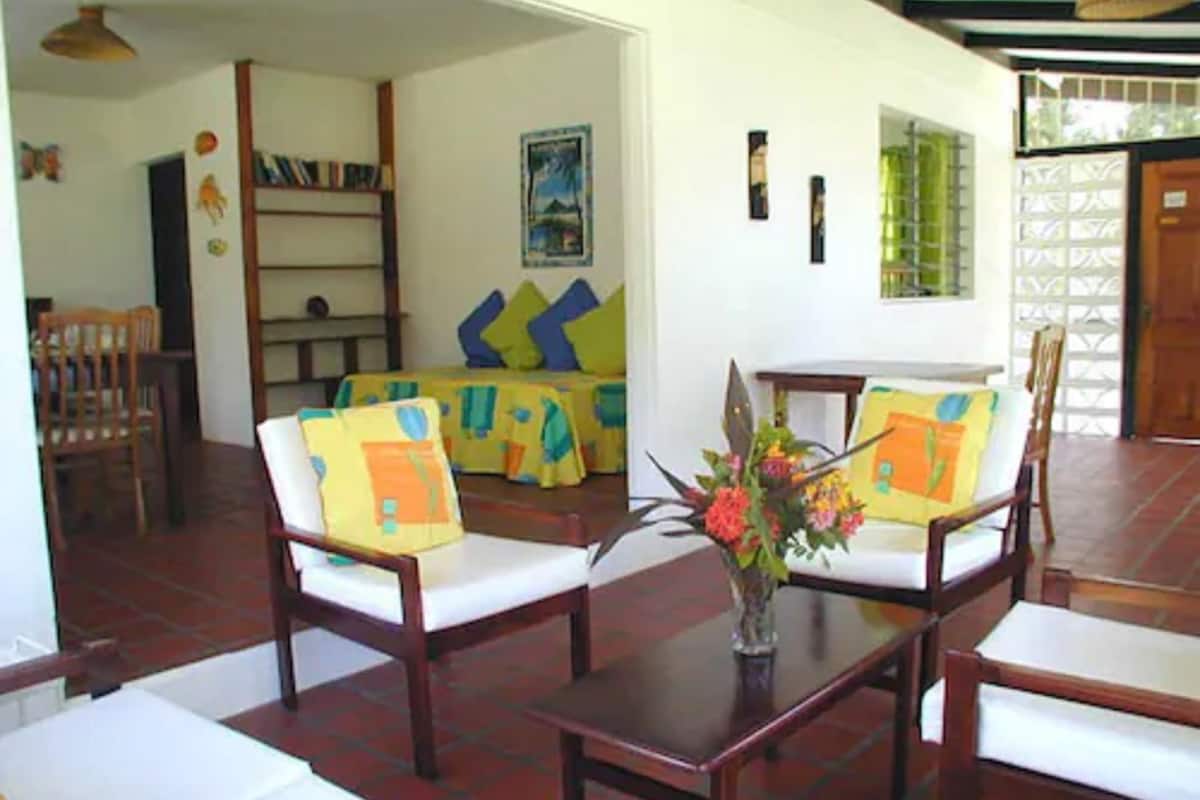 cottage, 2 bedrooms, beach view | living room