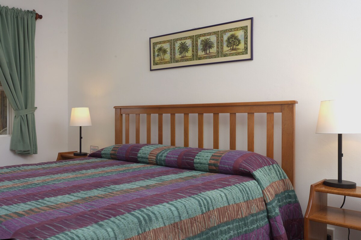 Cottage, 2 Bedrooms, Beach View | In-room safe, cribs (free), WiFi (free), bed sheets