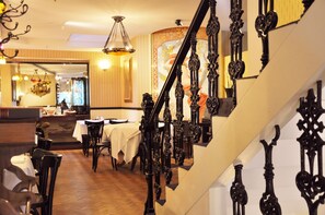 Daily buffet breakfast (CHF 21 per person)