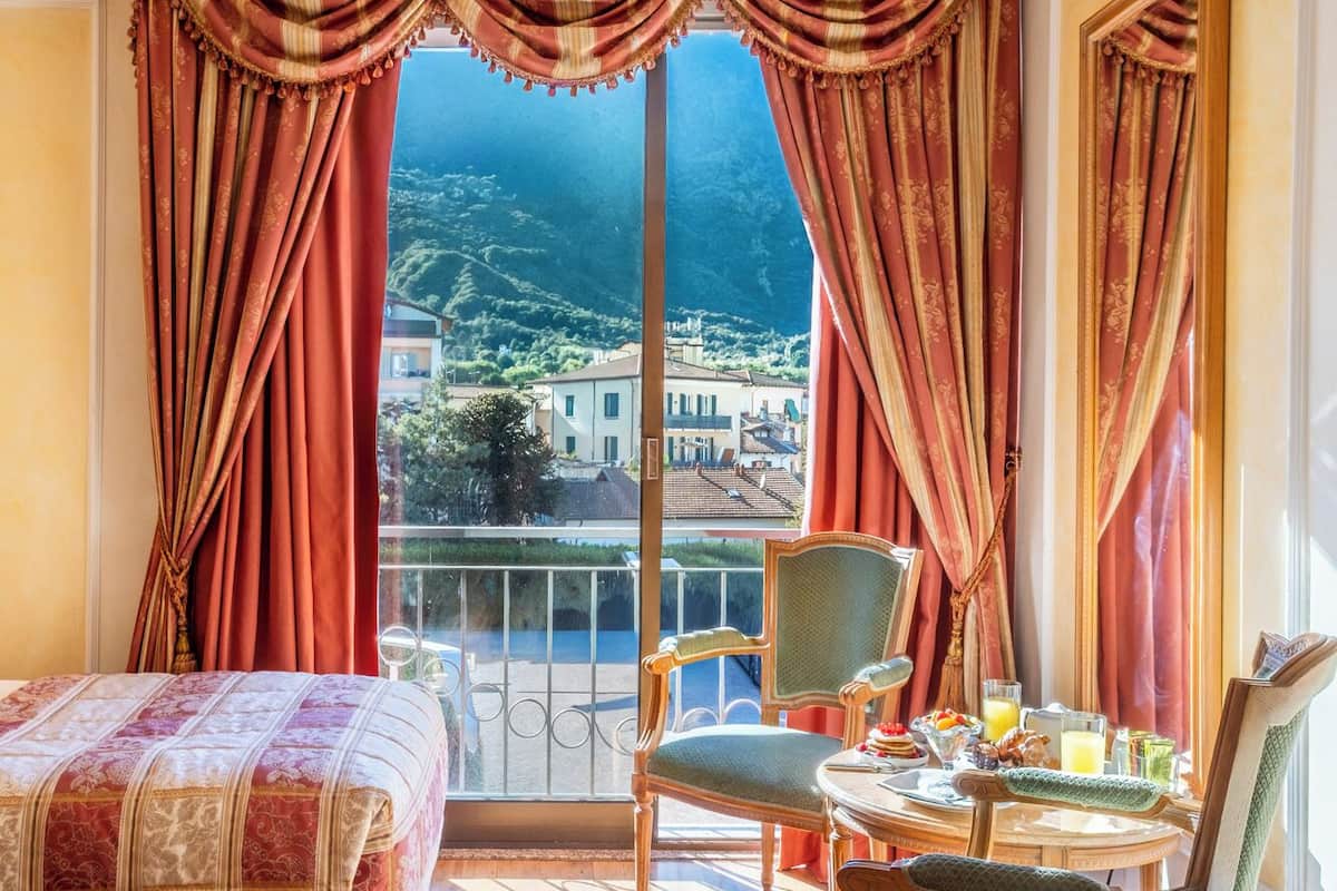 Standard-Dreibettzimmer (Double/Twin + Sofa bed)