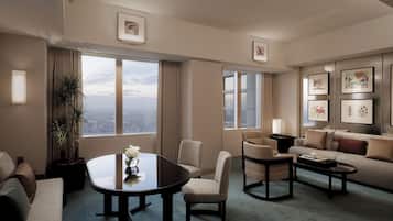 Premium bedding, down comforters, minibar, in-room safe