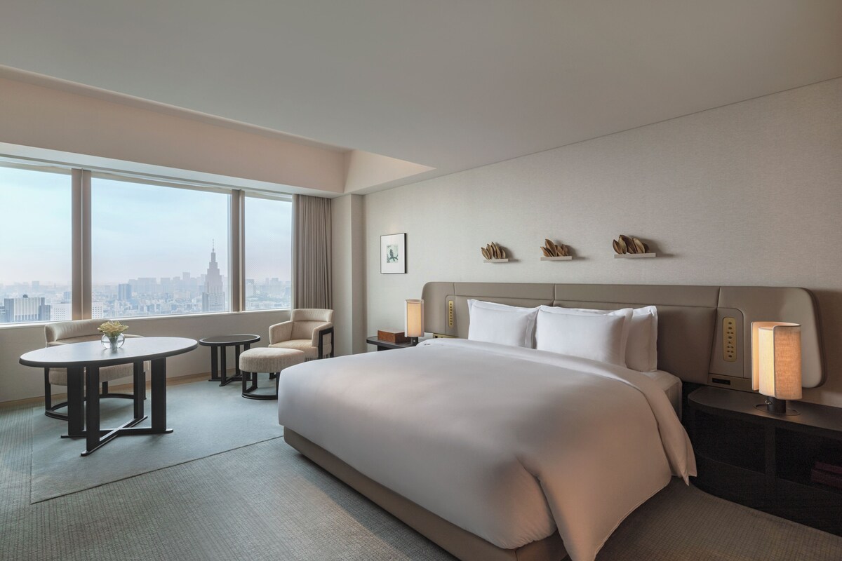 Habitación Deluxe, 1 cama King size | Ropa de cama de alta calidad, edredón y minibar 