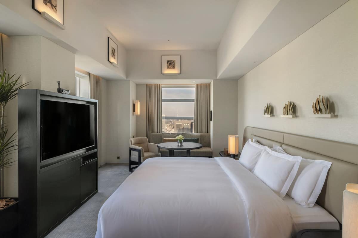 Habitación Premier, 1 cama King size | Ropa de cama de alta calidad, edredón y minibar