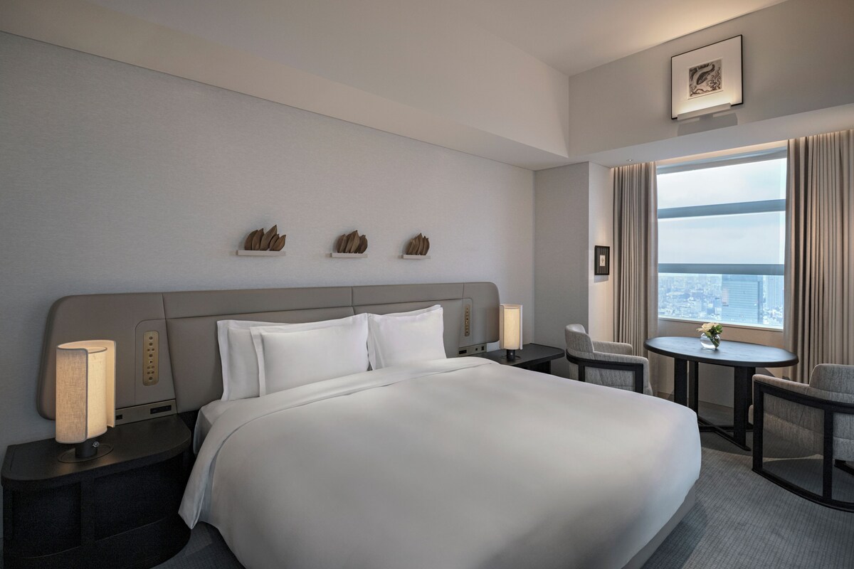 Phòng Premium, 1 giường cỡ king, góc | Bộ đồ giường cao cấp, chăn bông, minibar, két bảo mật tại phòng 