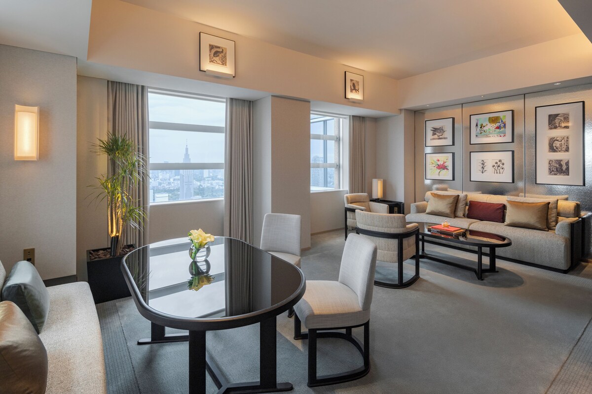 Phòng Suite Deluxe, 2 giường đôi | Bộ đồ giường cao cấp, chăn bông, minibar, két bảo mật tại phòng 