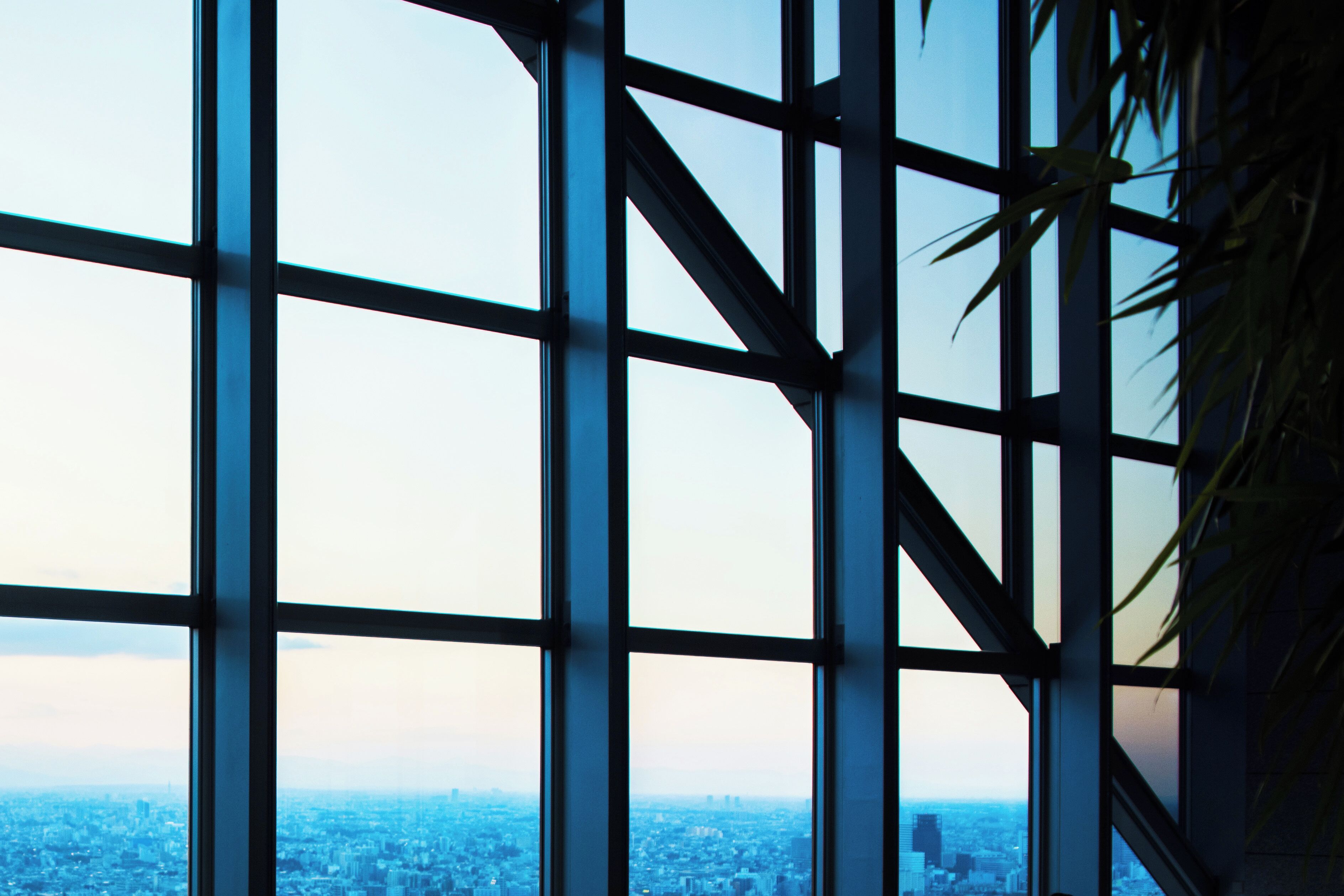 3 restaurants, breakfast, lunch, dinner served; french cuisine