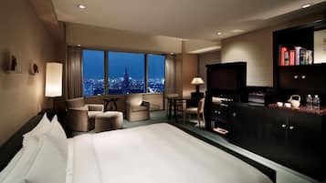 Chambre, 1 trÚs grand lit, vue ville | Literie de qualité supérieure, couette en duvet d'oie, minibar