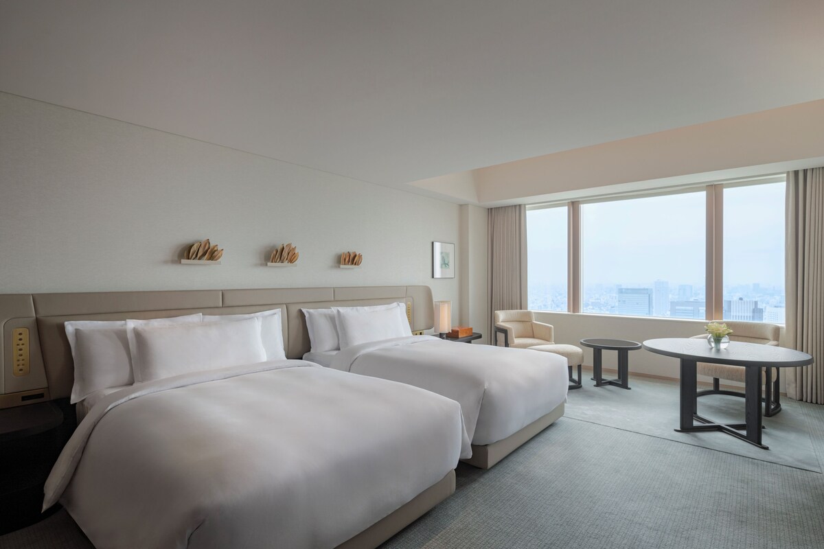 Habitación Deluxe, 2 camas matrimoniales | Ropa de cama de alta calidad, edredón y minibar 