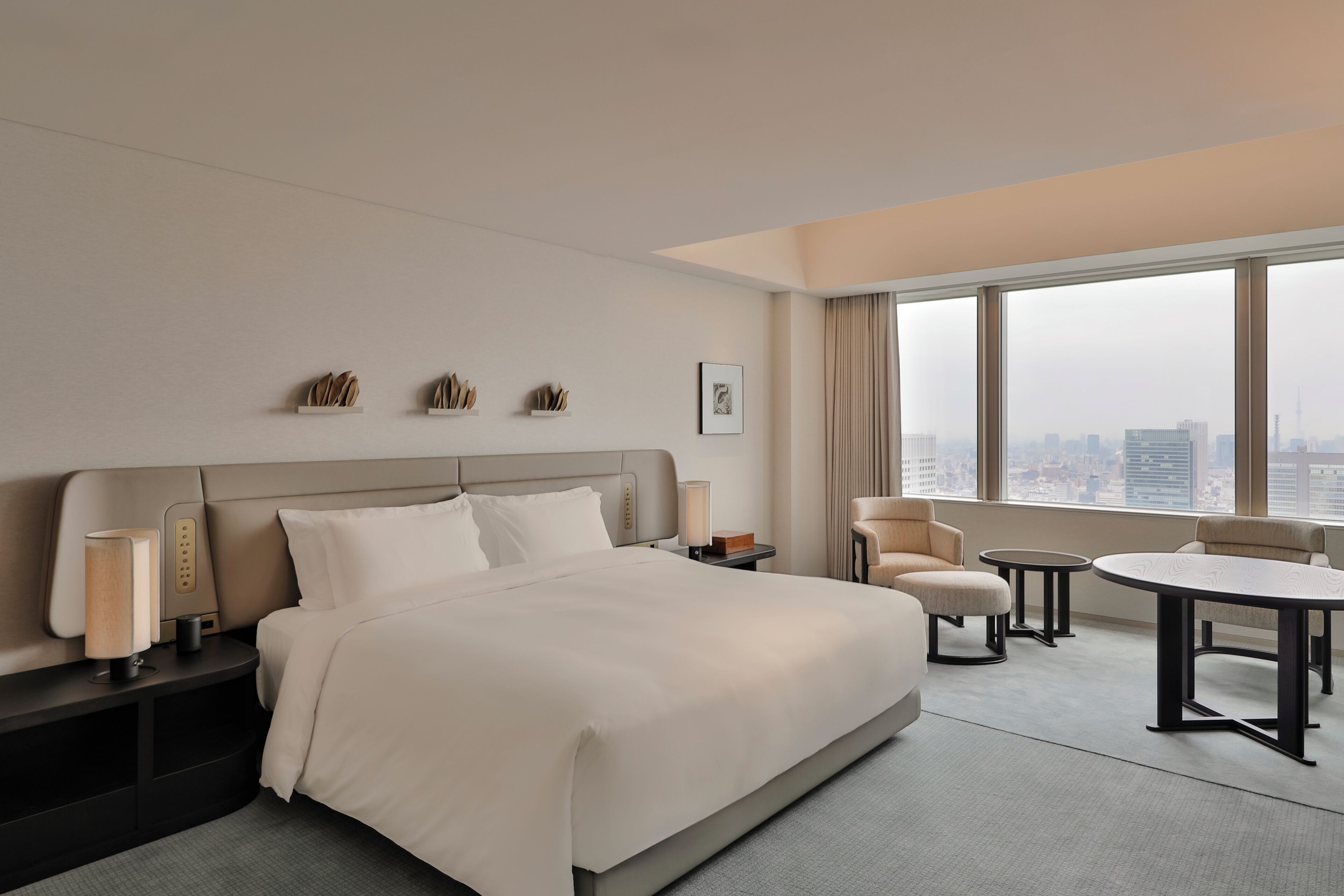 Deluxe Room, 1 King Bed | Premium bedding, down comforters, minibar, in-room safe