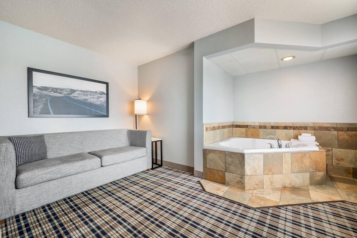 Deluxe Suite, 1 Bedroom, Non Smoking | Premium bedding, desk, laptop workspace, blackout drapes