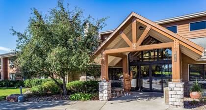AmericInn by Wyndham Hampton
