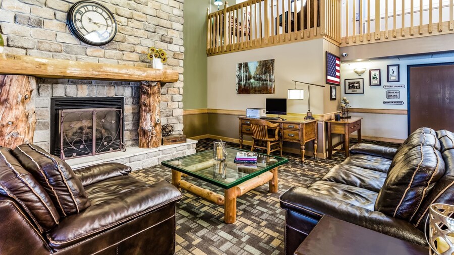 AmericInn by Wyndham Hampton