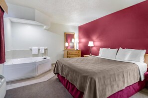 Suite, 1 King-Bett und Schlafsofa, Nichtraucher | Schreibtisch, laptopgeeigneter Arbeitsplatz, Bügeleisen/Bügelbrett