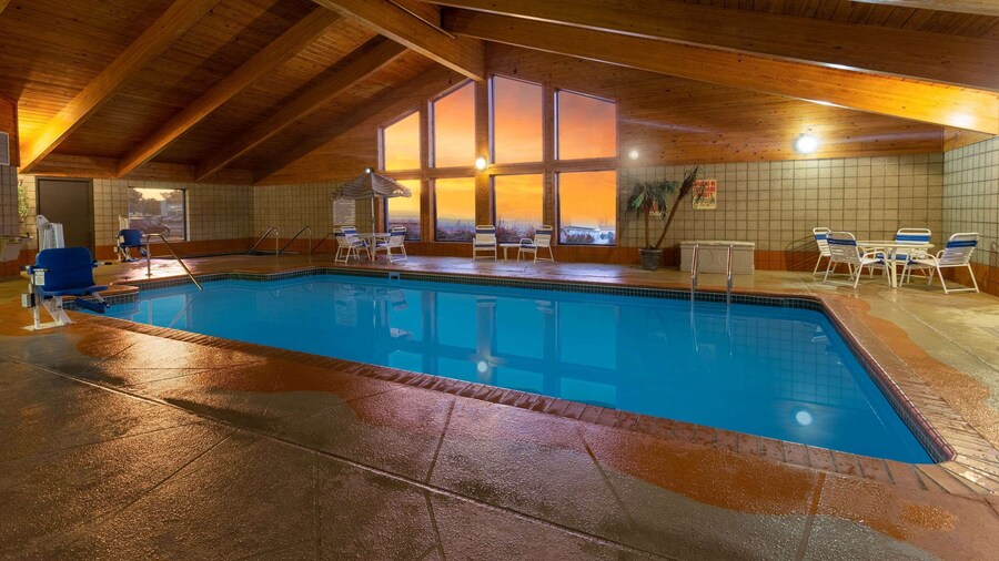 AmericInn by Wyndham Hartford WI