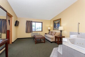 Suite, 1 letto king, non fumatori (One-Bedroom Suite) | Con arredamento individuale, una scrivania, postazione laptop