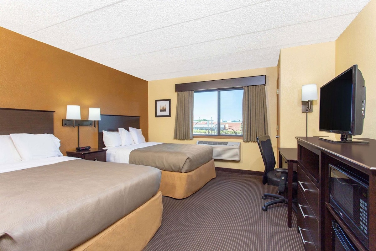 Individually furnished, desk, laptop workspace, blackout drapes