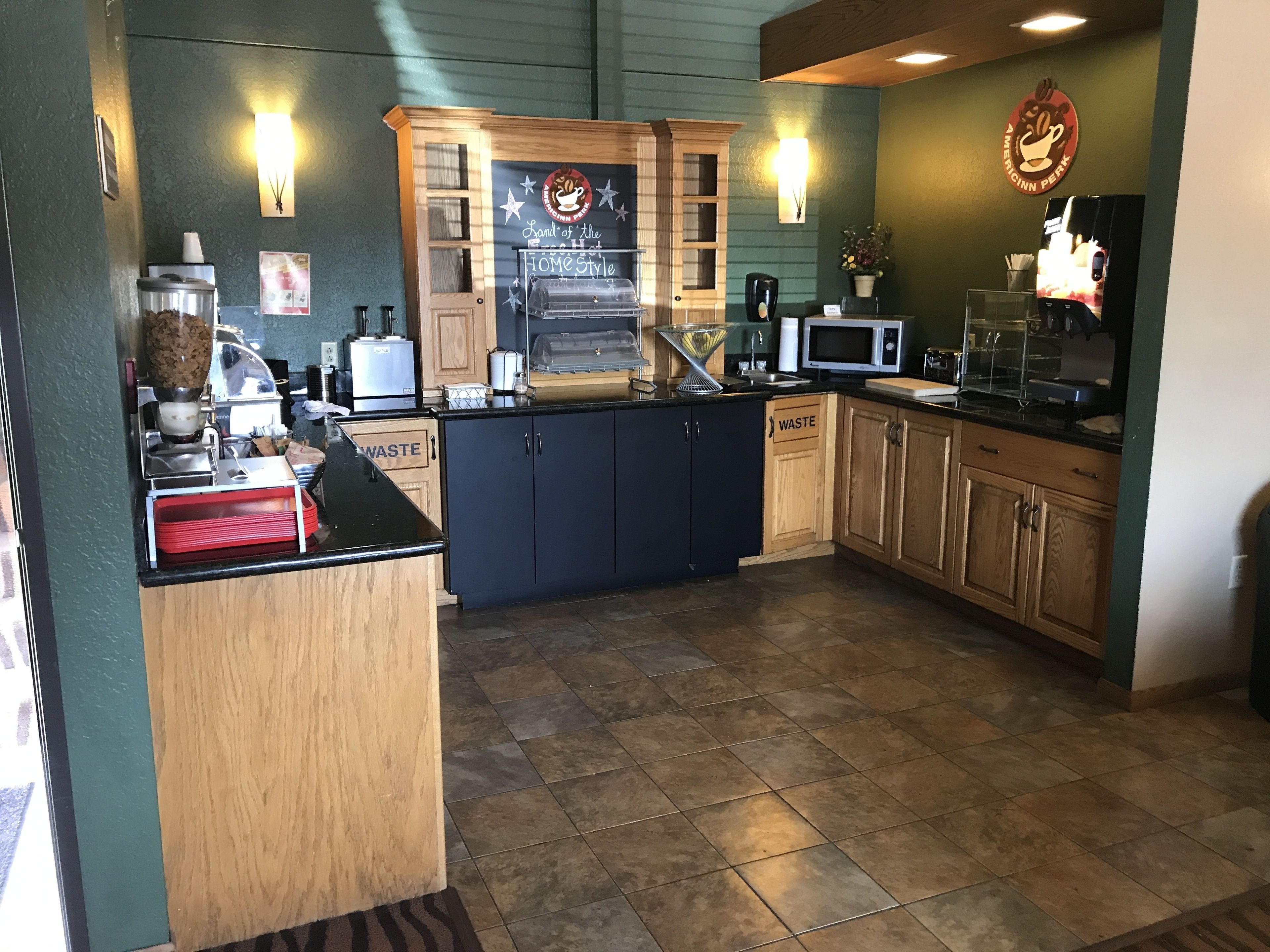 Free daily continental breakfast